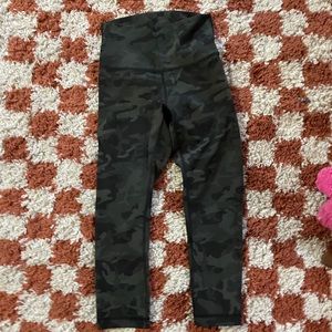 Camo Lulu leggings size 4